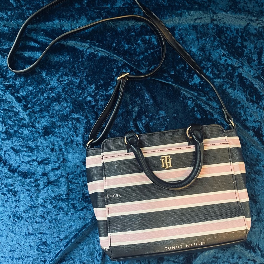Tommy Hilfiger crossbody